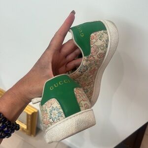 Gucci Sneakers in Green and Pink 38